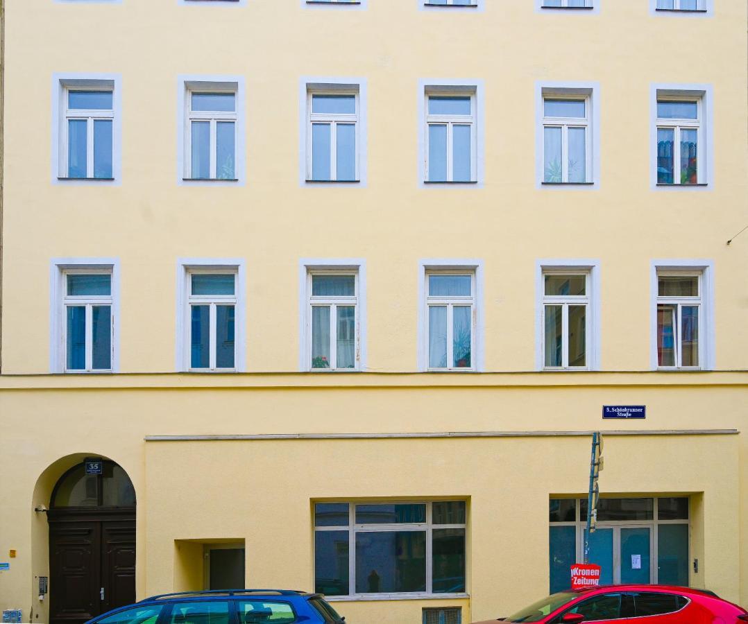 Exclusive Schoenbrunn Apartment Vienna
